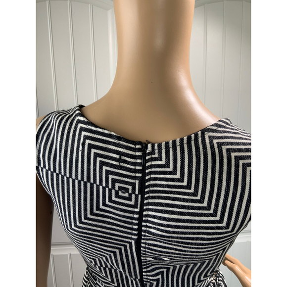 Maniju Women's A-Line Dress Large Black White Geometric Pattern Peek-A-Boo Side - Picture 13 of 16